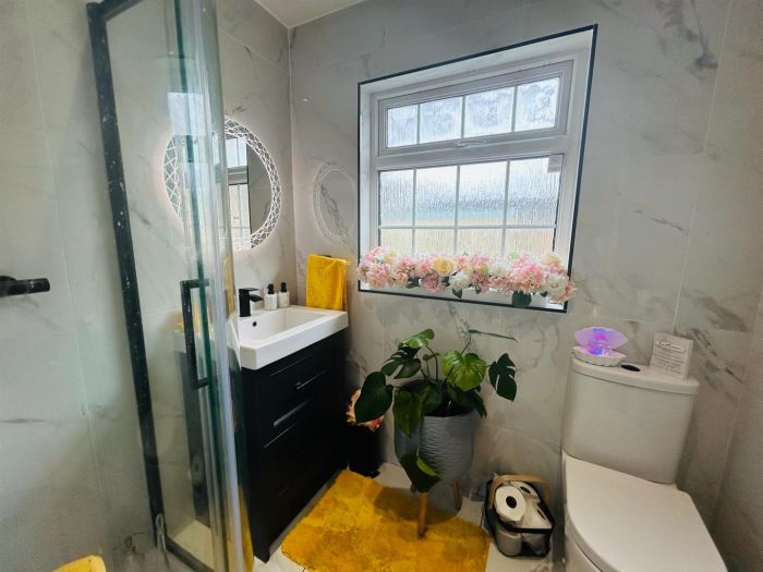 33 Carrickreagh Gardens