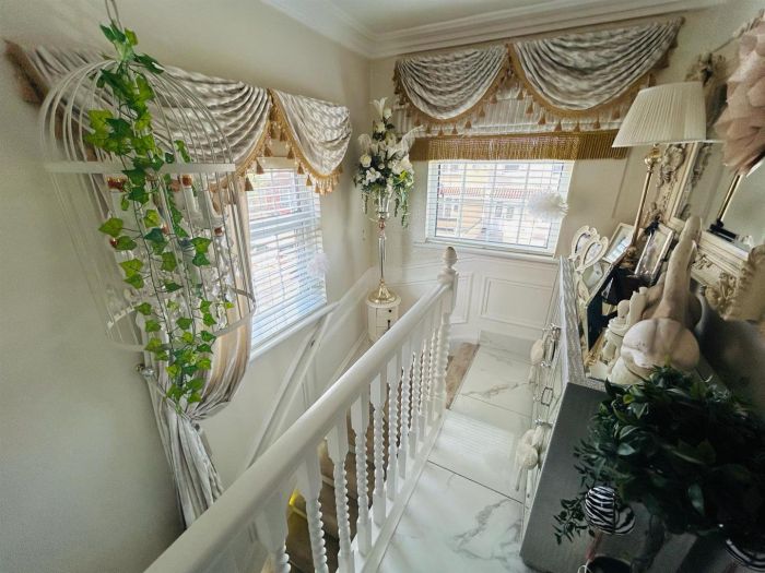 33 Carrickreagh Gardens