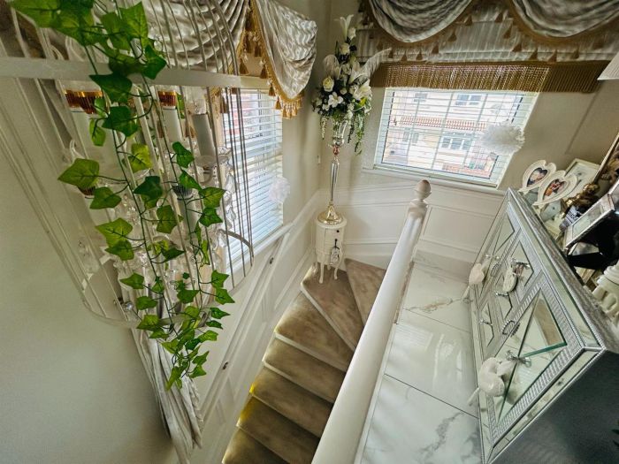 33 Carrickreagh Gardens