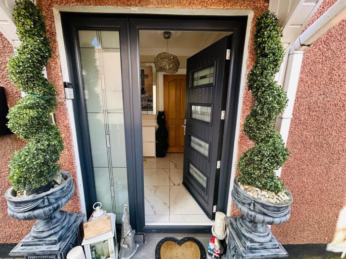 33 Carrickreagh Gardens