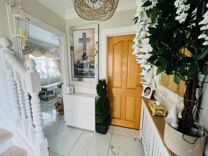 33 Carrickreagh Gardens