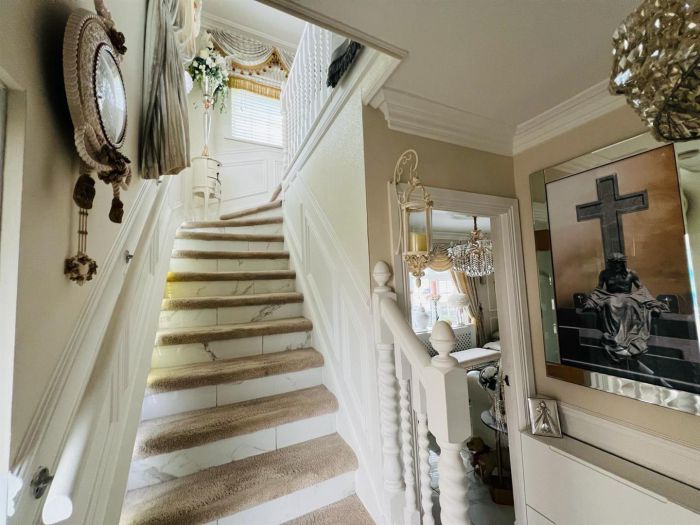 33 Carrickreagh Gardens