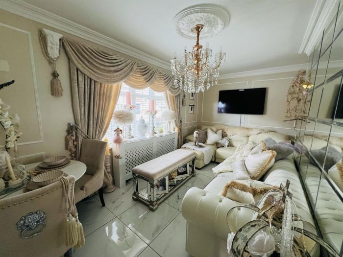 33 Carrickreagh Gardens