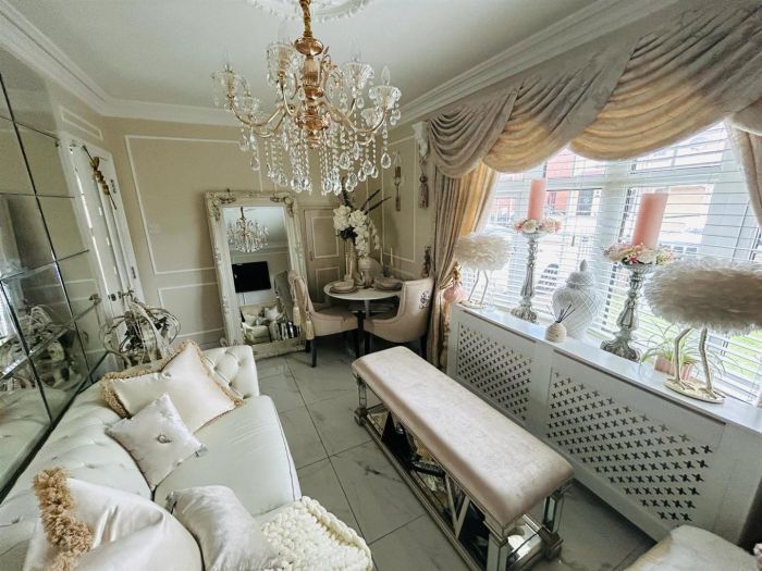 33 Carrickreagh Gardens