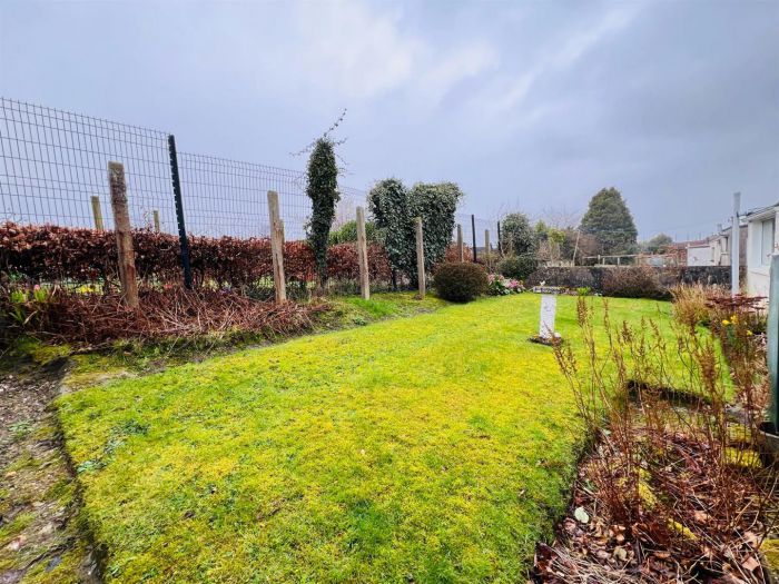 107 Knockwellan Park