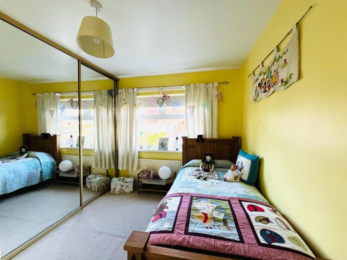 22 Ballynasilloe Avenue