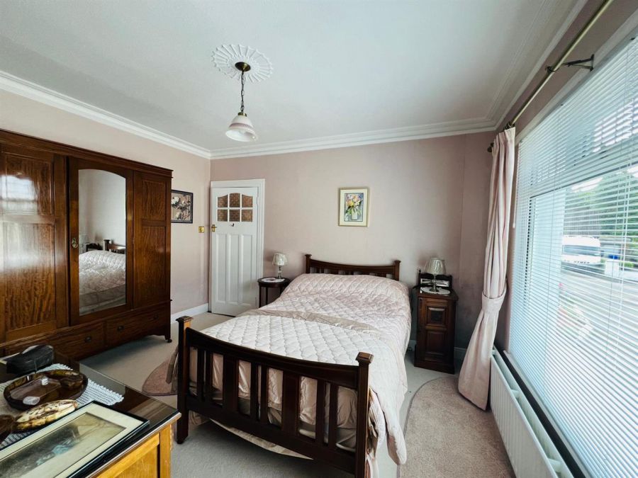 ELSINORE, 13 Browning Drive