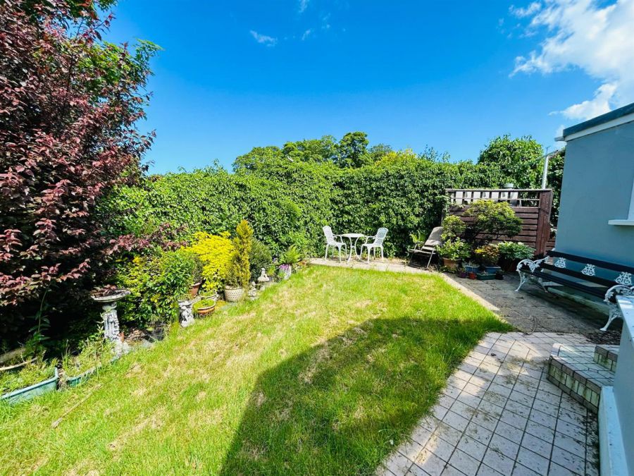 ELSINORE, 13 Browning Drive