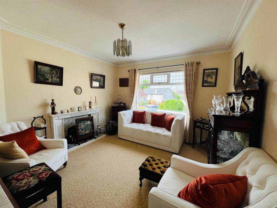 ELSINORE, 13 Browning Drive