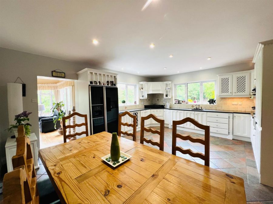 Cregg Lodge, 346 Glenshane Road