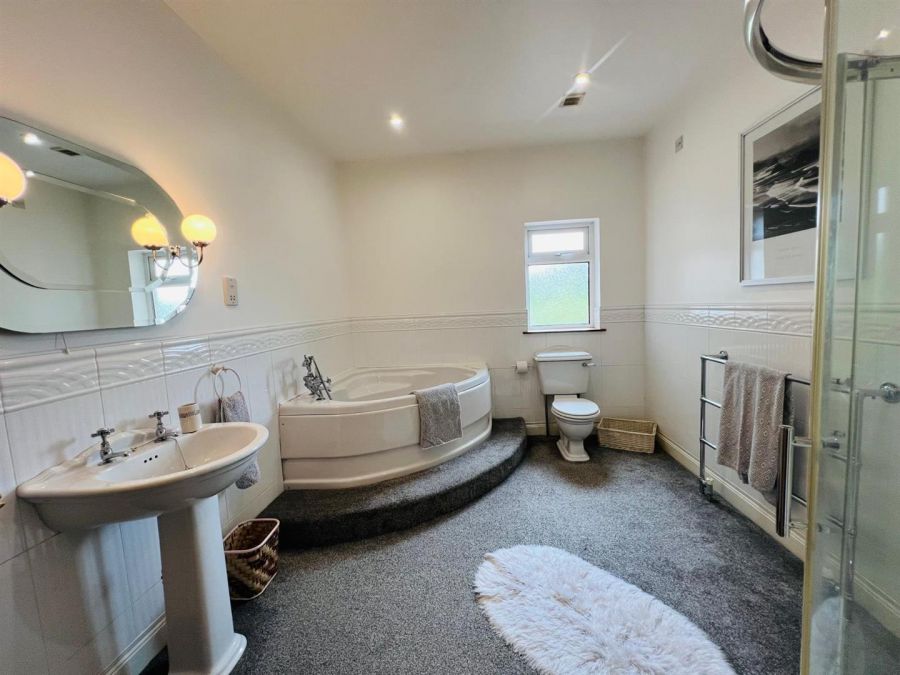 Cregg Lodge, 346 Glenshane Road