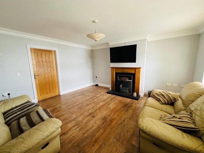 9 Fincairn Cottage Square