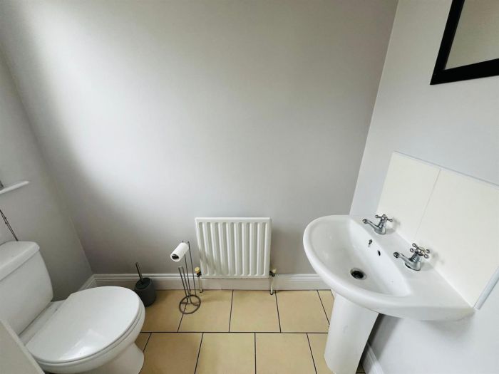 9 Fincairn Cottage Square