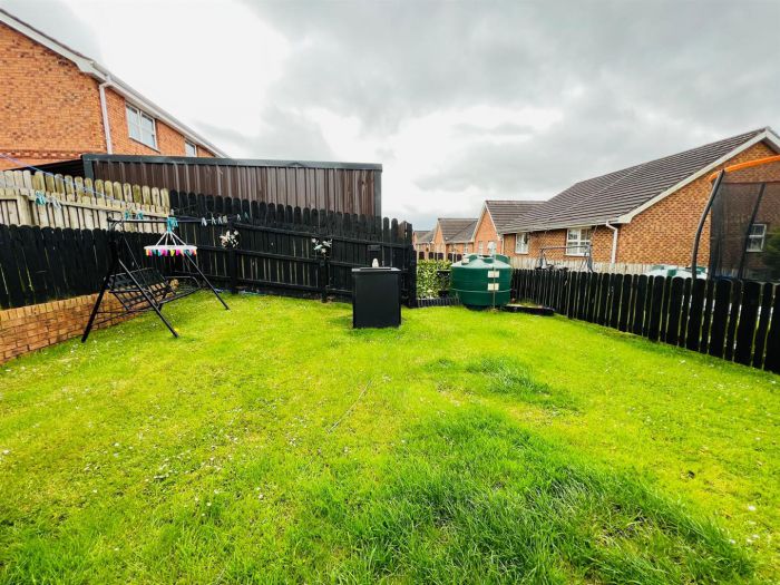 13 Summer Meadows Mews