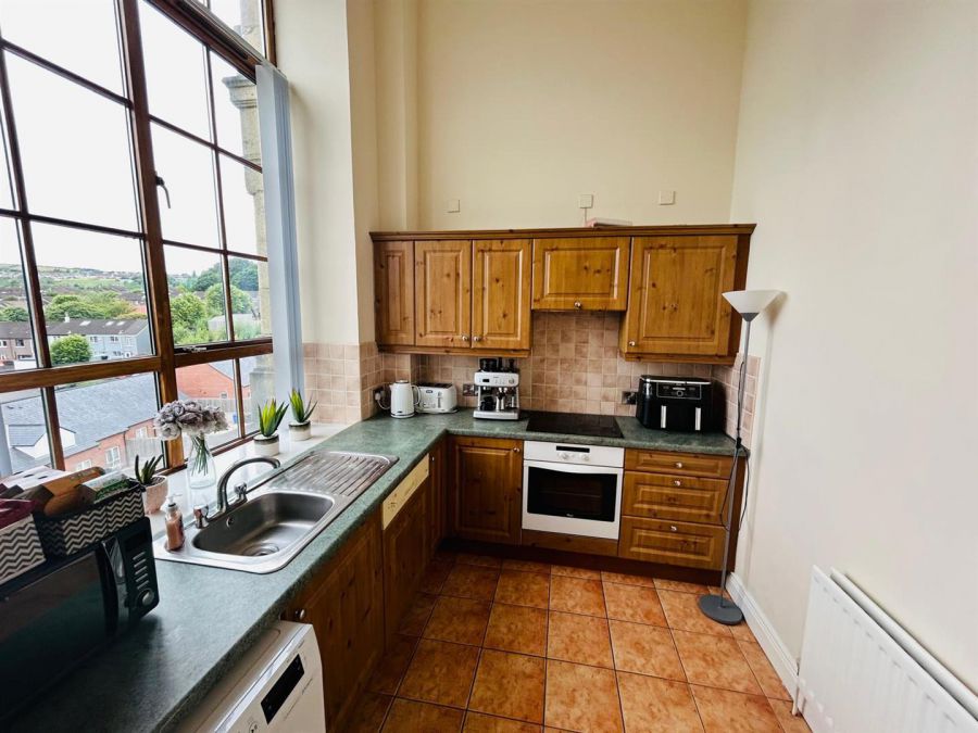 16 Star Factory Apartment