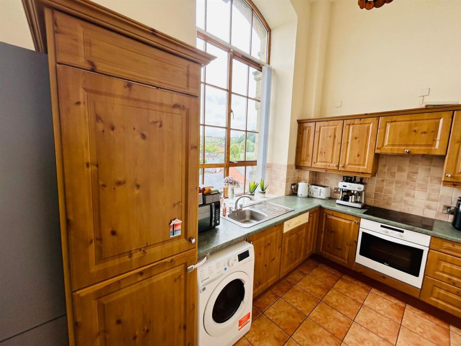 16 Star Factory Apartment