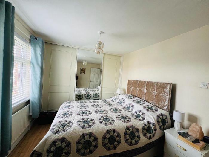 2b Greenhaw Road