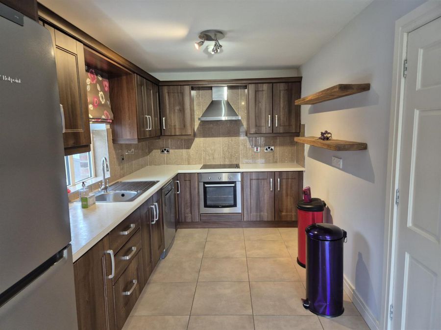 77 Ivy Mead Mews