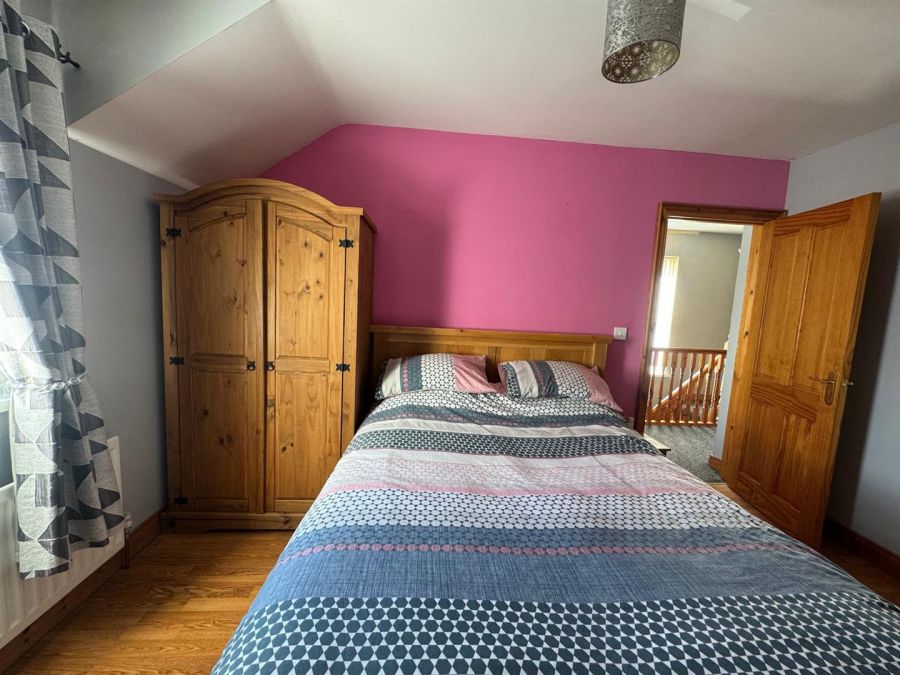 42 Elm Wood Green