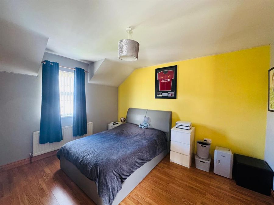 42 Elm Wood Green