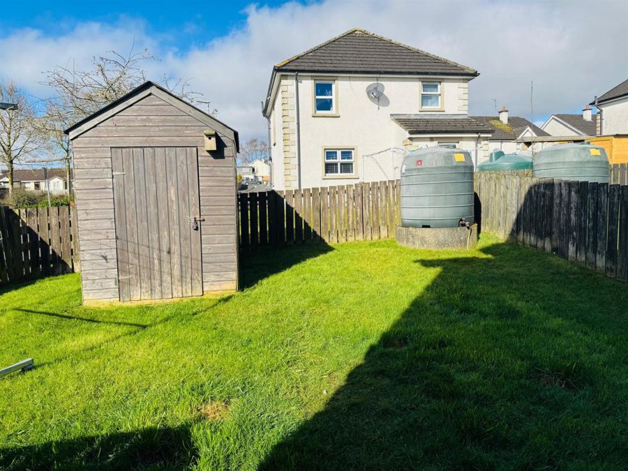 42 Elm Wood Green