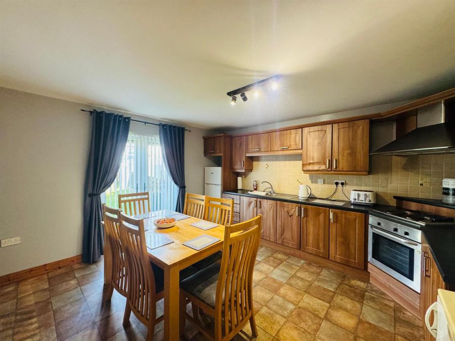 42 Elm Wood Green