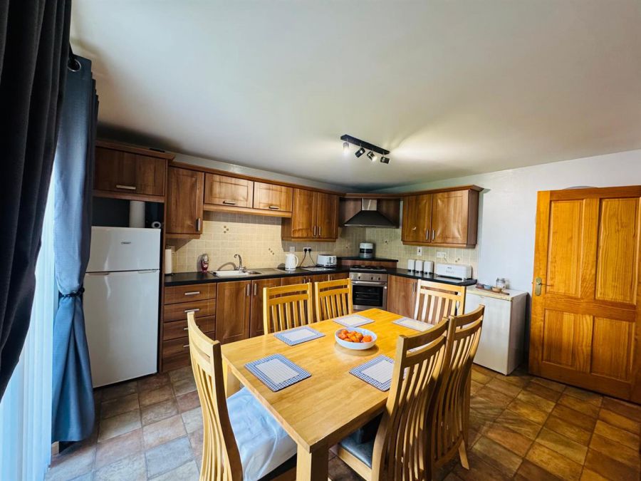 42 Elm Wood Green