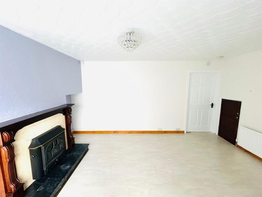 11 Woodland Drive