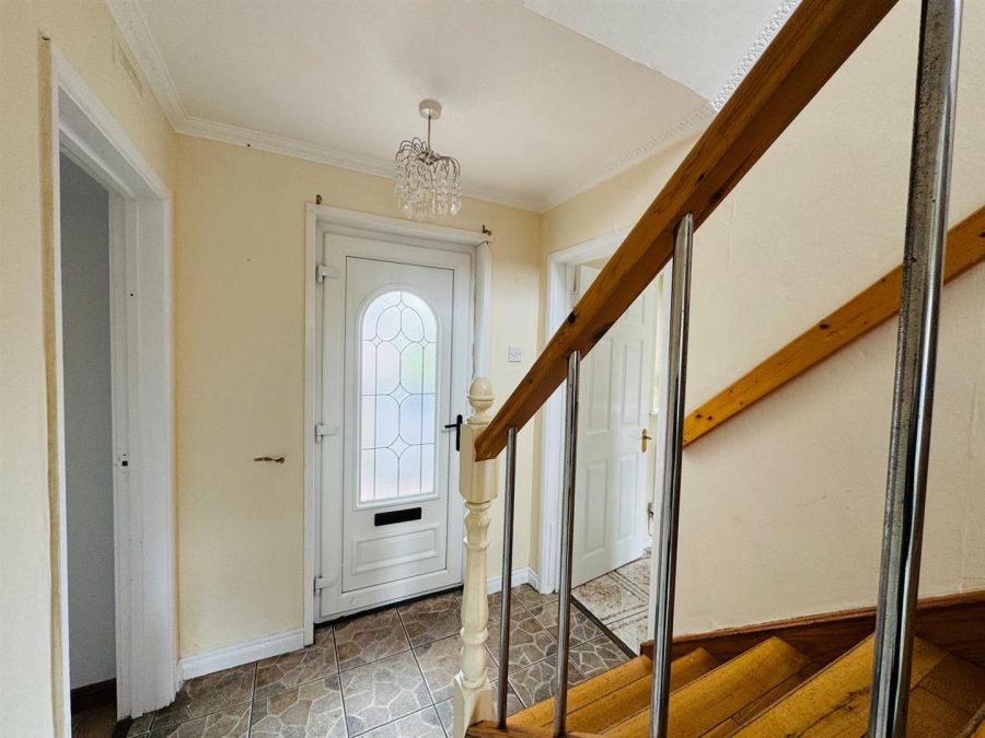 16 Abbots Walk