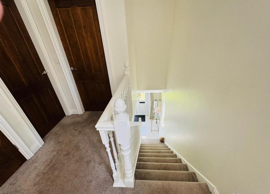 41 Dunnalong Manor