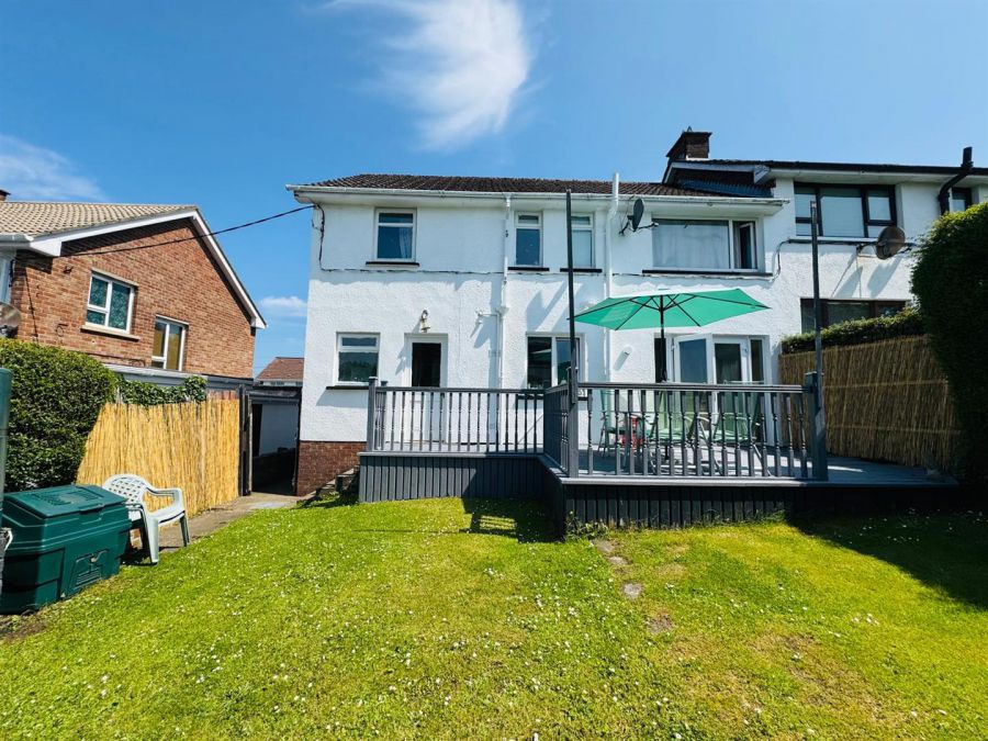 6 Greenwood Avenue