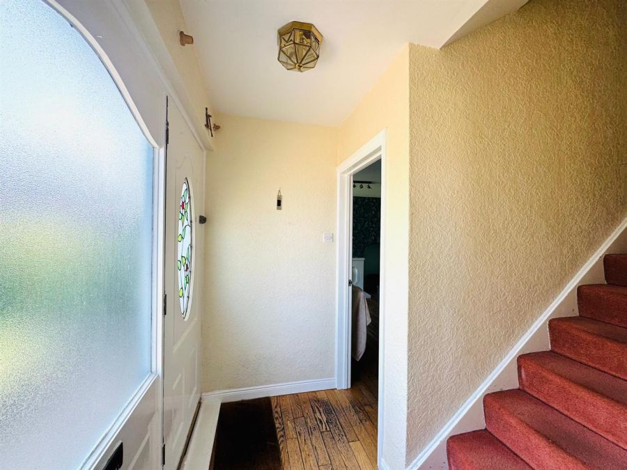 6 Greenwood Avenue