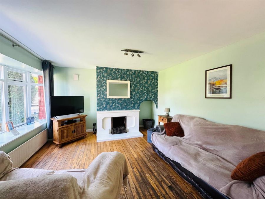 6 Greenwood Avenue