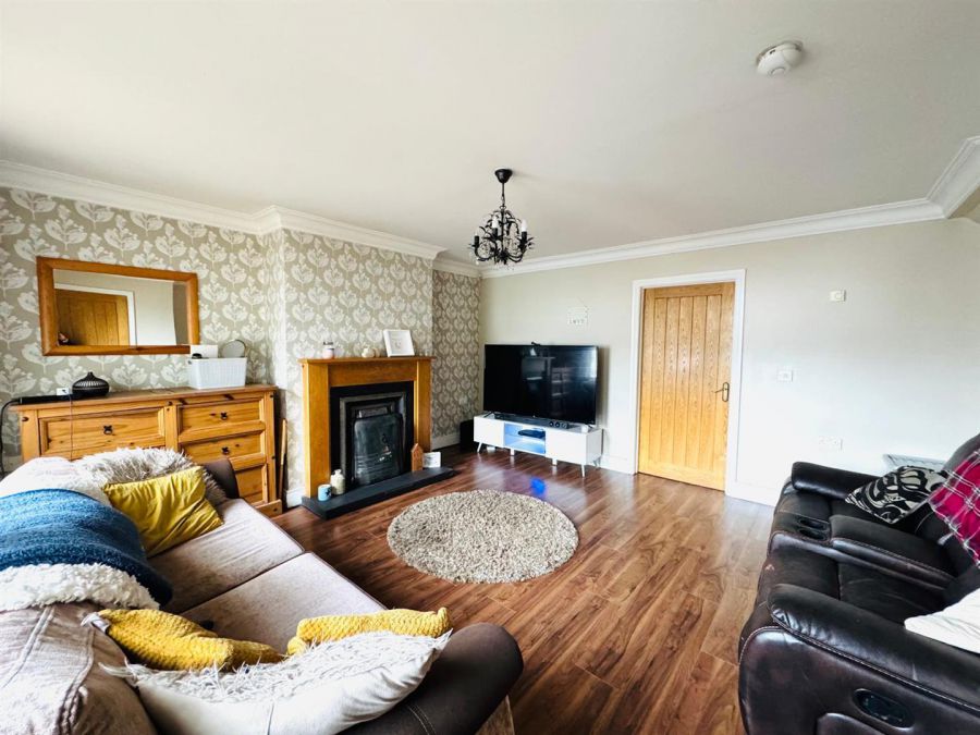 6 Fincairn Cottage Square