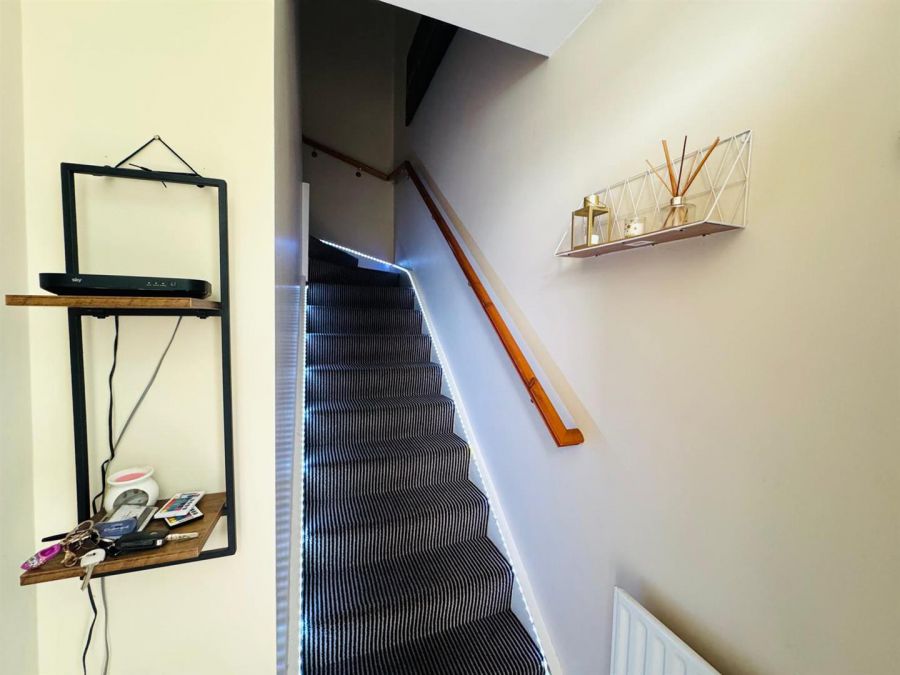 6 Fincairn Cottage Square