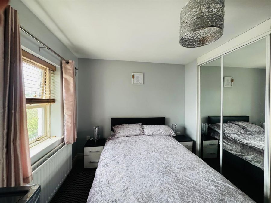6 Fincairn Cottage Square