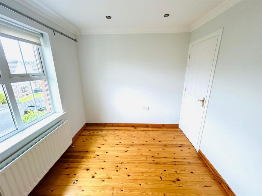 9 Waterfoot Park
