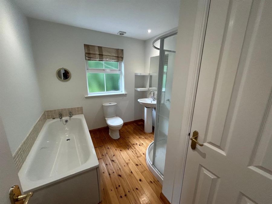 9 Waterfoot Park