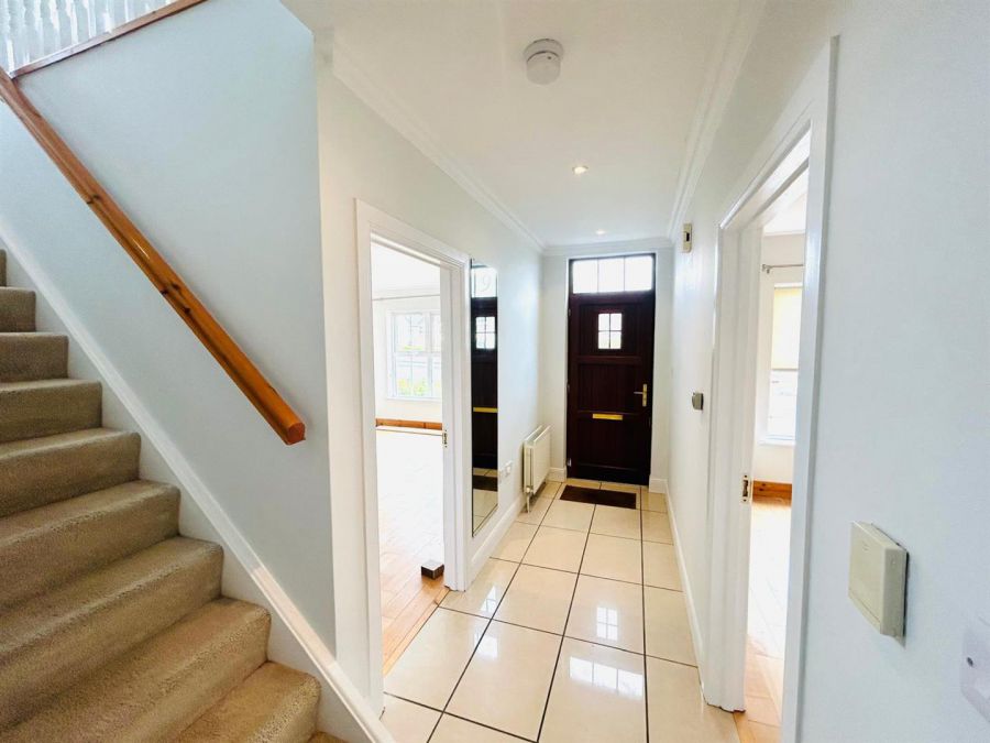 9 Waterfoot Park