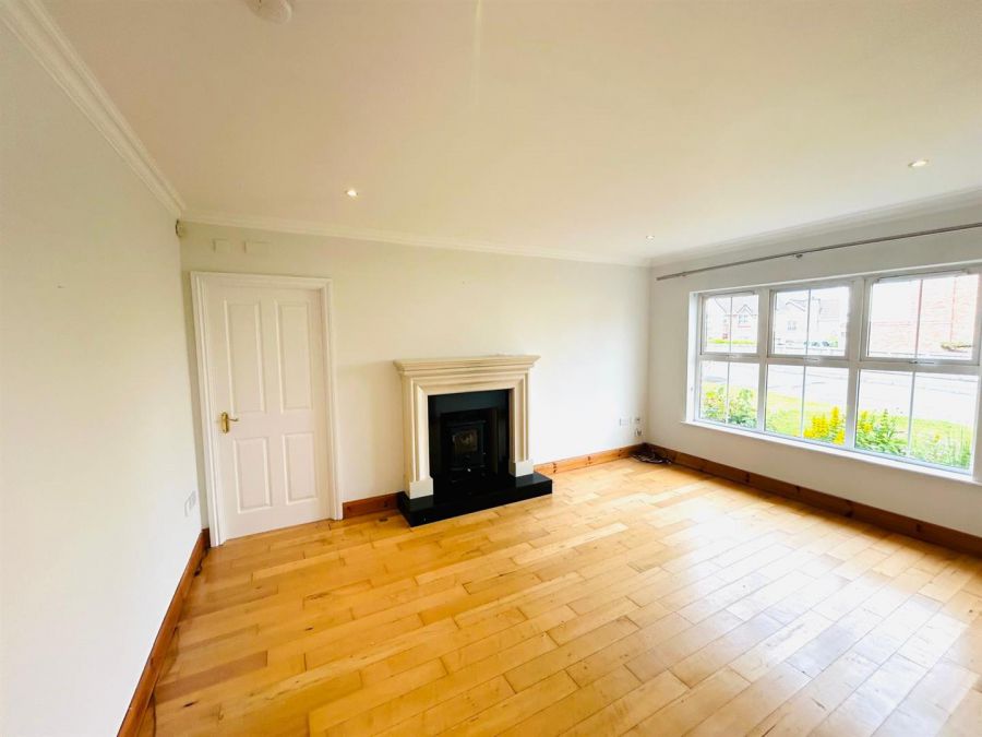 9 Waterfoot Park