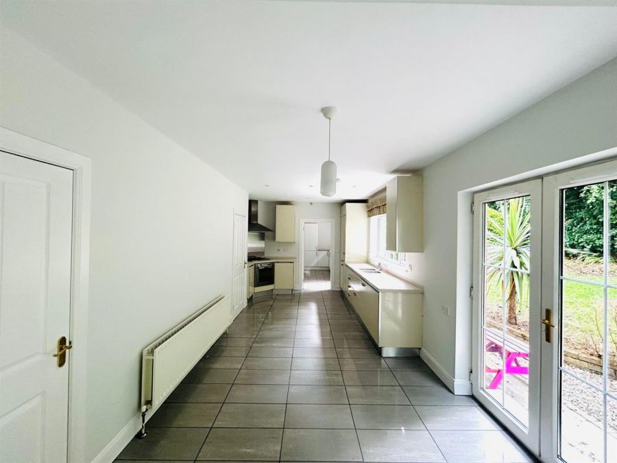 9 Waterfoot Park