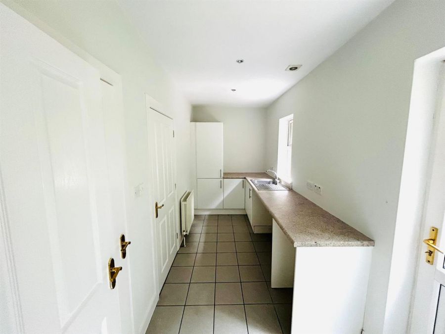 9 Waterfoot Park