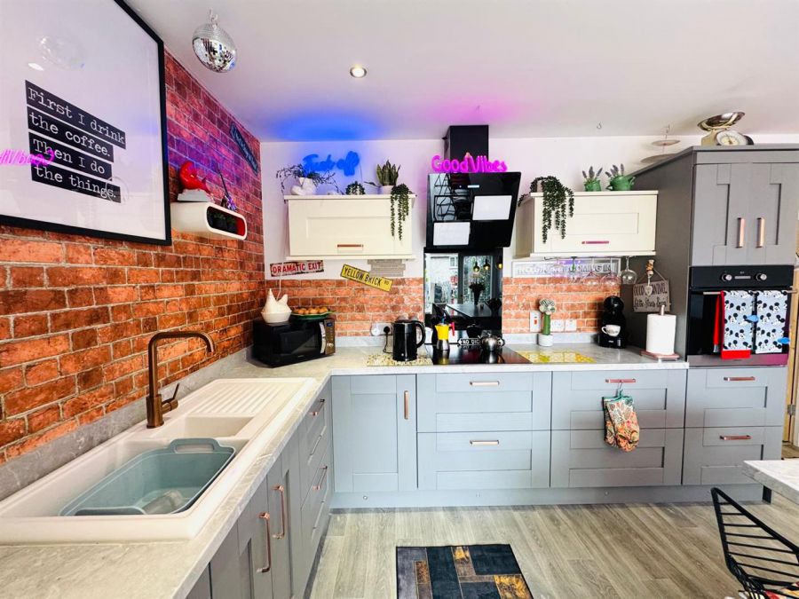 25 Heron Way