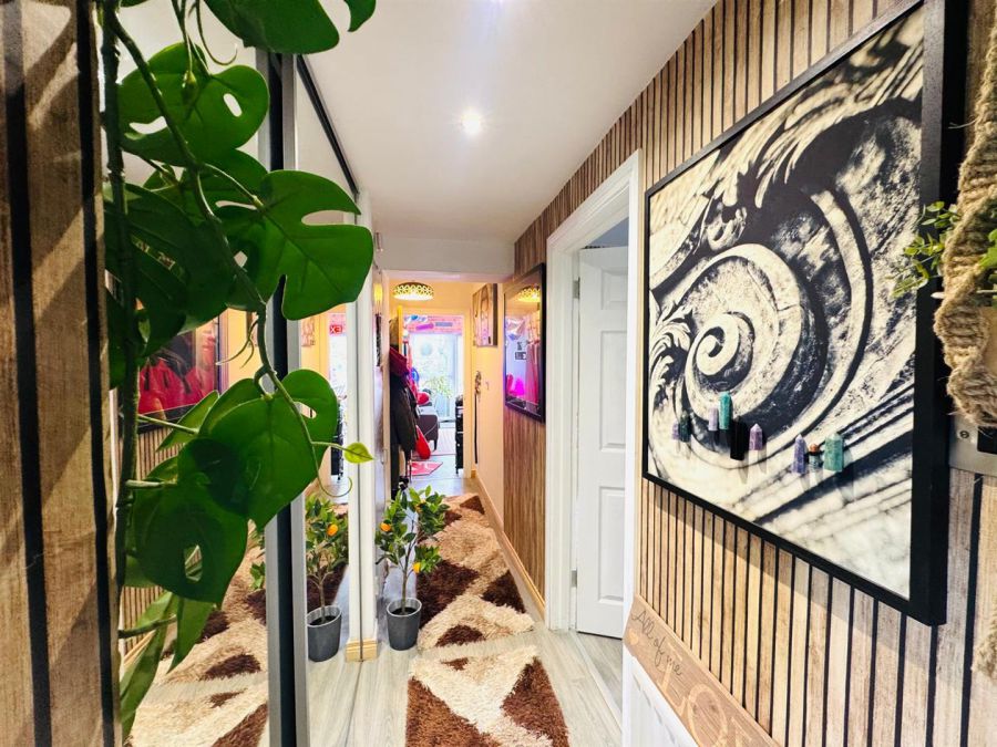 25 Heron Way