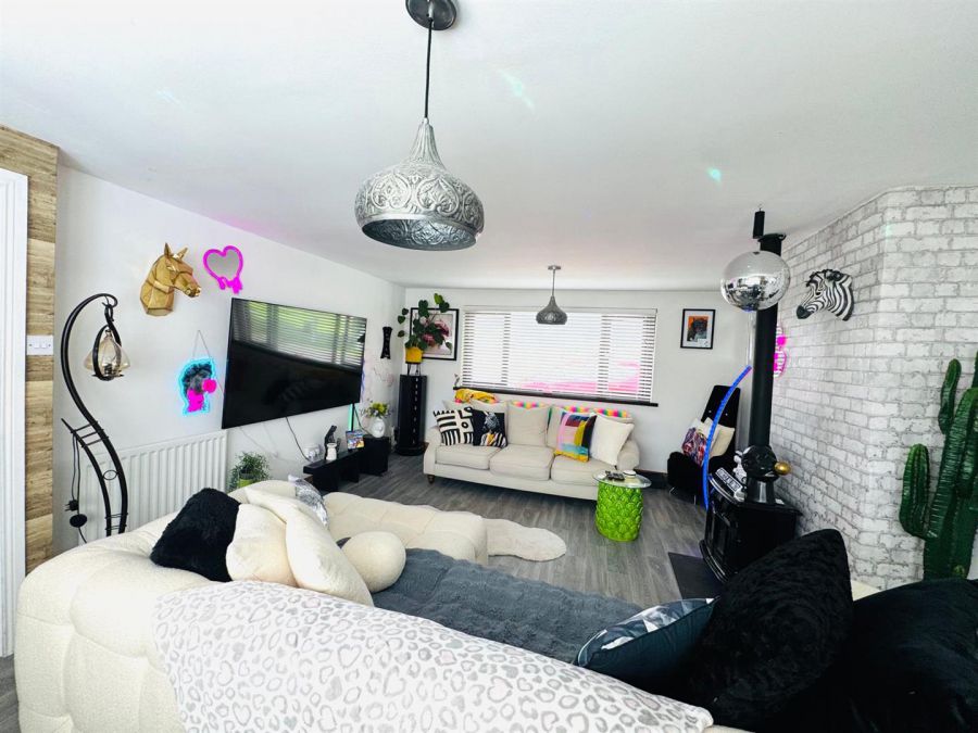 25 Heron Way