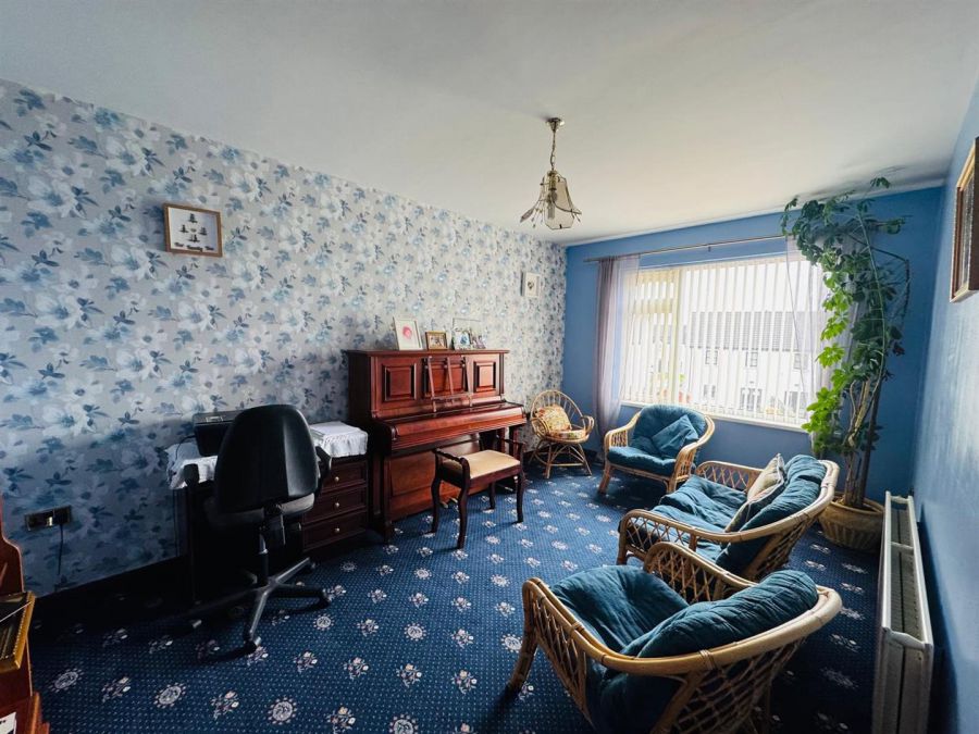 76 Woodend Road