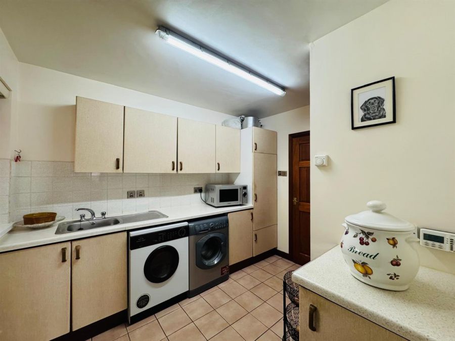 76 Woodend Road