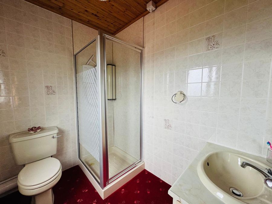 76 Woodend Road