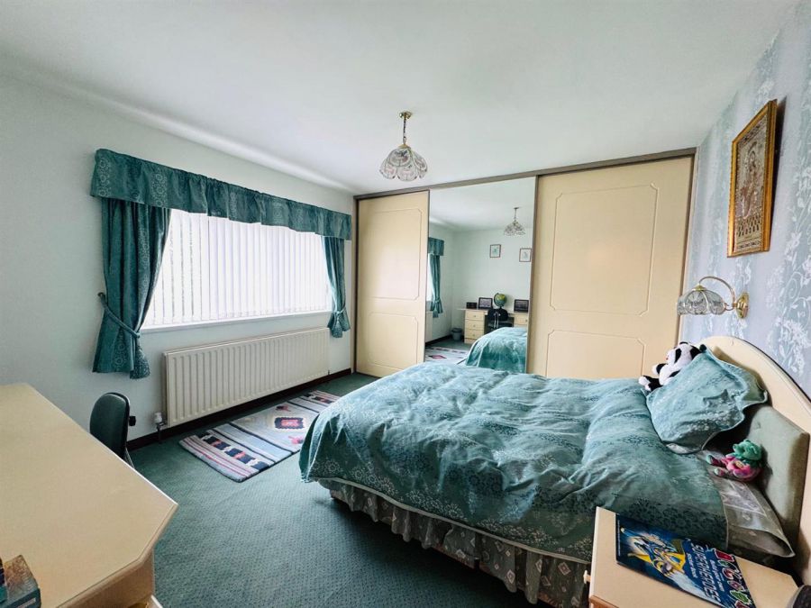 76 Woodend Road