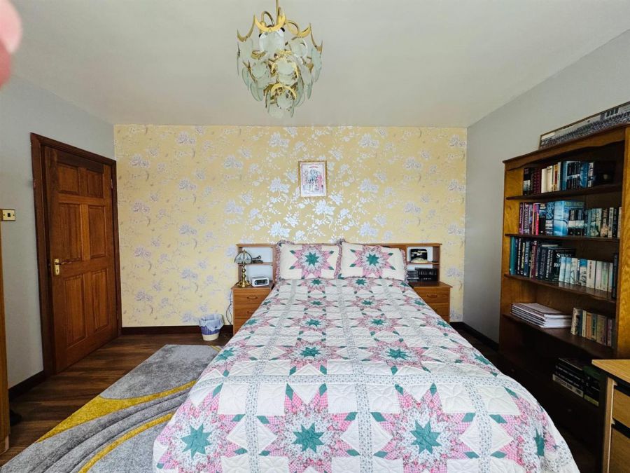 76 Woodend Road